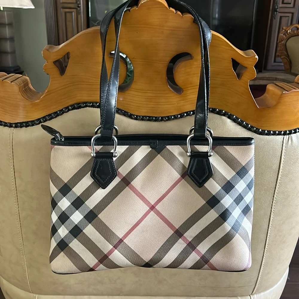 EUC Burberry satchel bag classic design - Picture 1 of 12